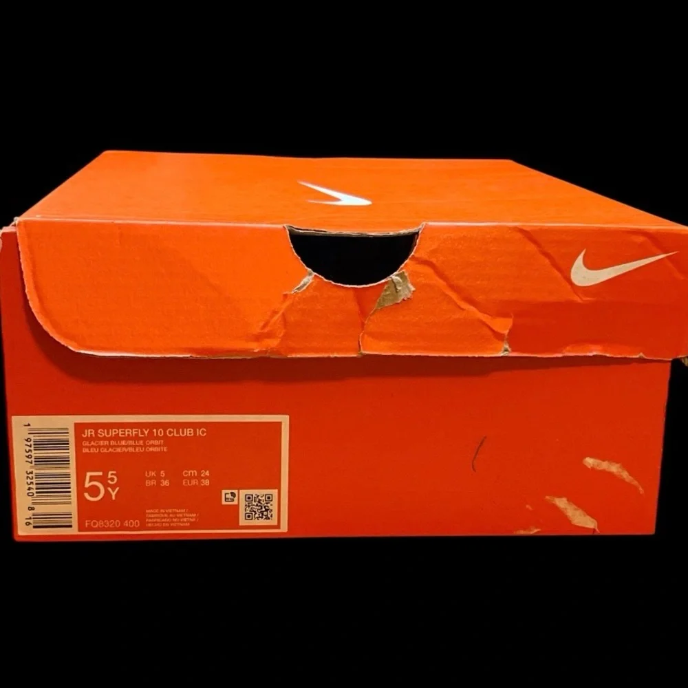Size 5.5 Y - NIKE‎ JR SUPERFLY 10 CLUB IC FQ8320 400
